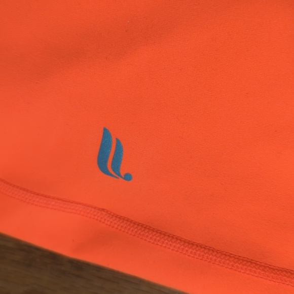 ๐ High-Energy Orange PowerHold Leggings ๐ - Picture 4 of 7